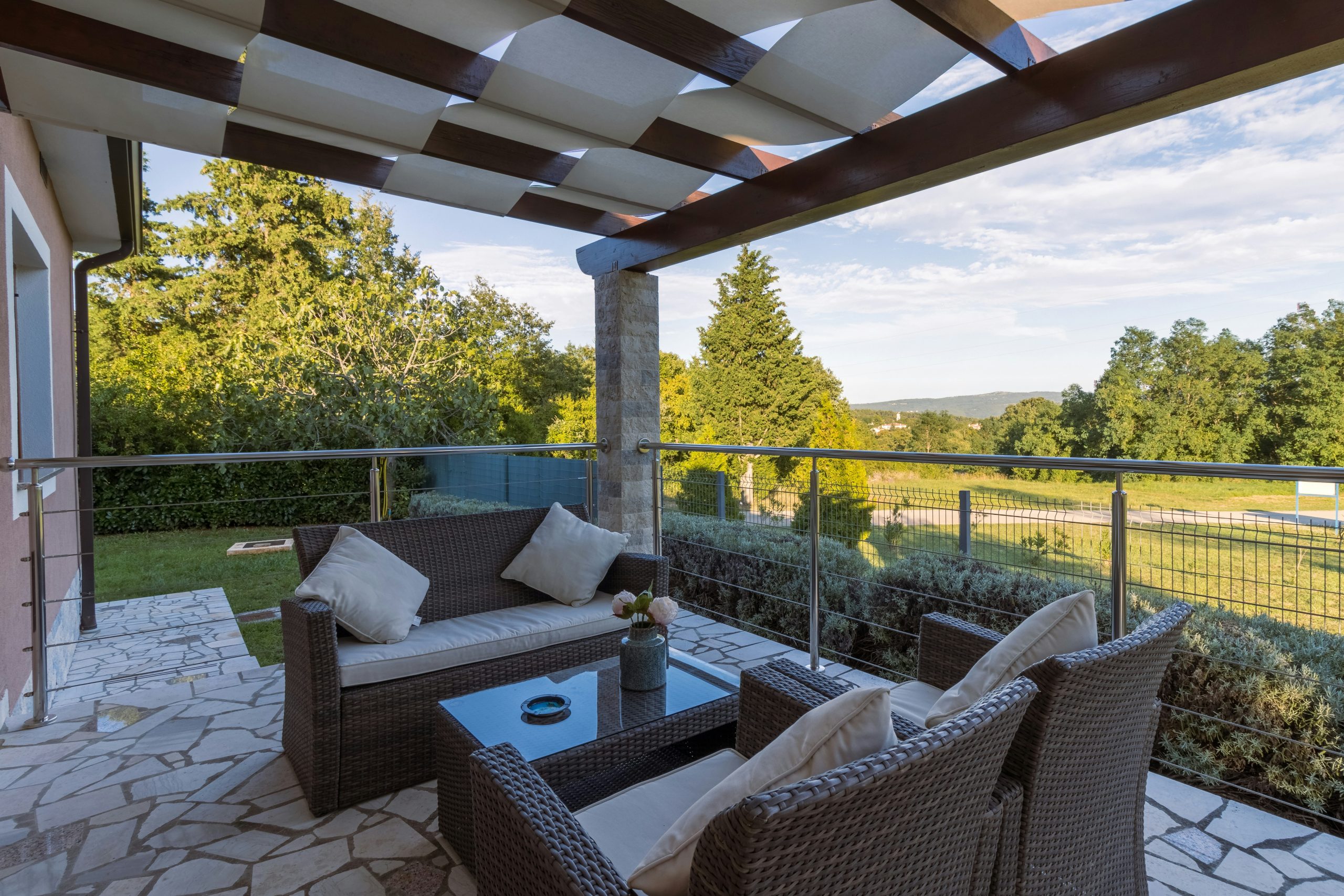 Flat roof patio